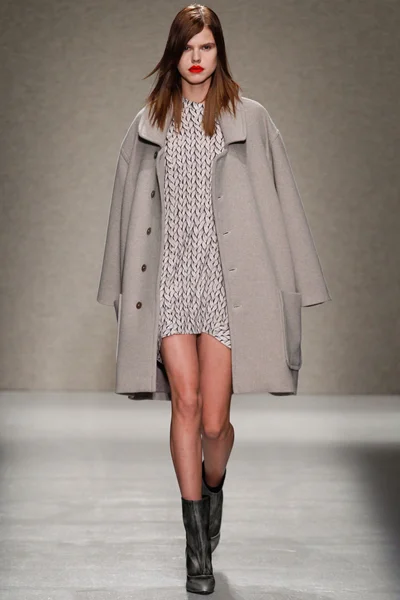 Look 3